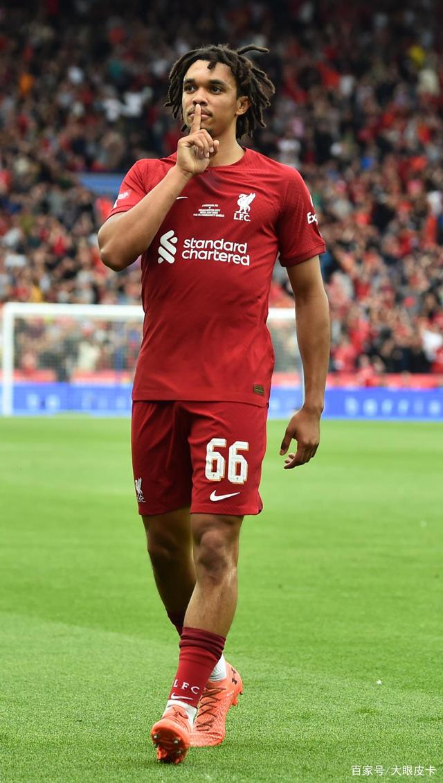 九游体育-转会期里昂备战社区盾；复出首秀细节曝光；引发热议；年轻球员得到机会的简单介绍