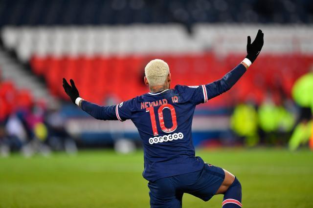 中心官方网站-关于里昂迎欧篮联关键赛，今晚伤情更新，更衣室稳定，赛程密集仍需轮换的信息